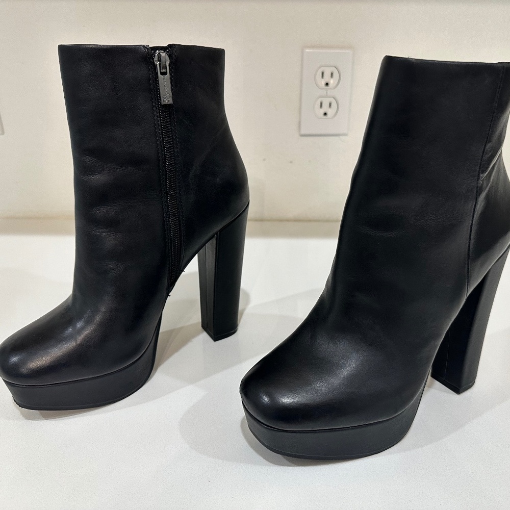 Jessica Simpson's  ankle boots, high heel womens size 8 black color